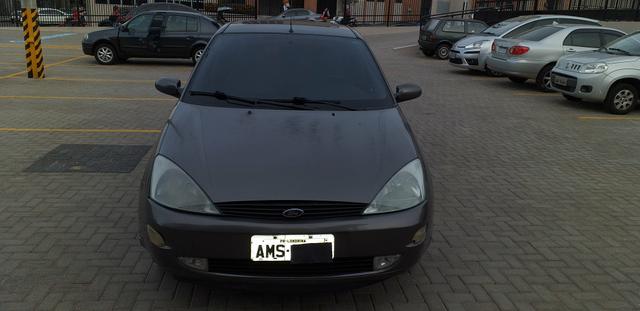 Focus Ghia Sedan 2001 - Foto 6