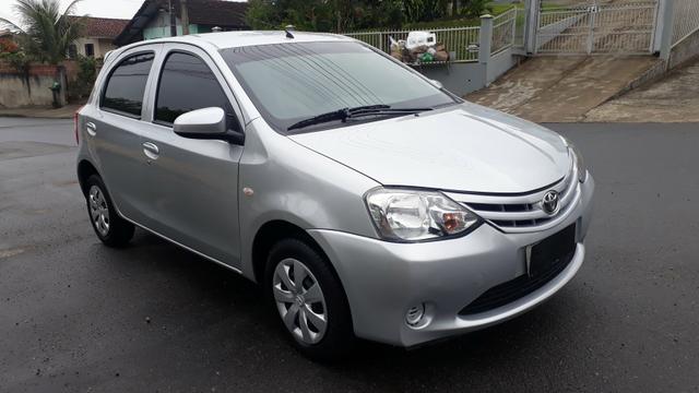 Etios 1.3 x Hatch 2014 único dono - Foto 2
