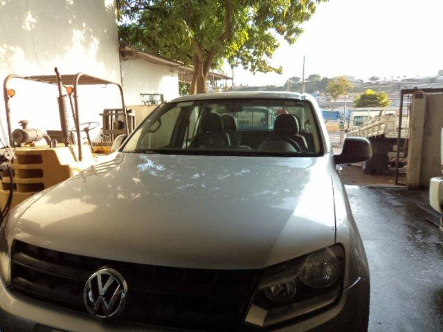 Amarok TDI 2012 diesel 4x4 cabine dupla prata cambio manual com 135000 km