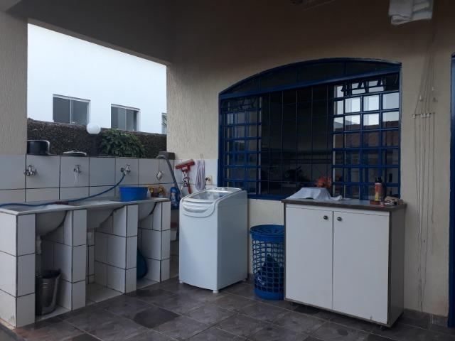 Vendo linda casa em condomínio fechado na DF 425(Pego sua casa no Setor de Mans?es!) - Foto 18
