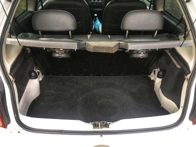 GM Celta 1.0 Spirit - Couro + Rodas de liga leve - R$ 7.900 + parcelas de R$ 332 - Foto 12