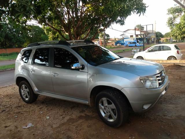 Vendo linda Duster ano 2014 motor 1.6 - Foto 12