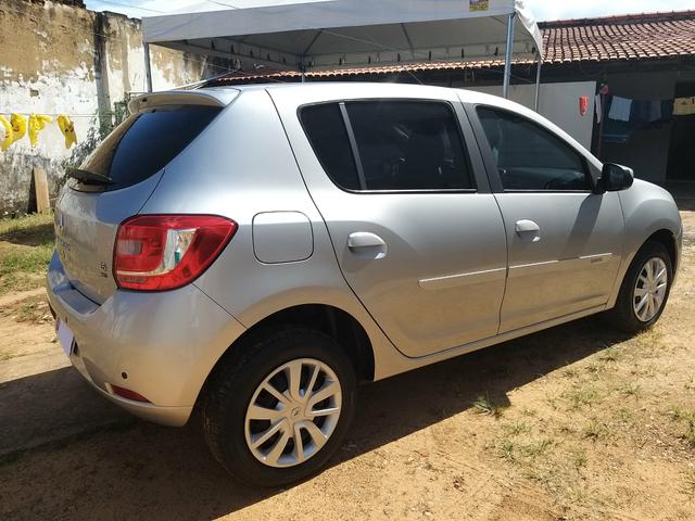 Vendo sandero Expression 1.6 seme automático 8 vaulas completo valor 28.000.00 - Foto 11