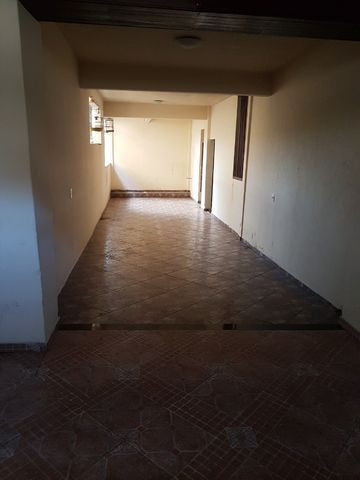 Casa com 4 quatros (3 suítes) / 3 vagas de garagem /terraço com churrasqueira - Foto 9