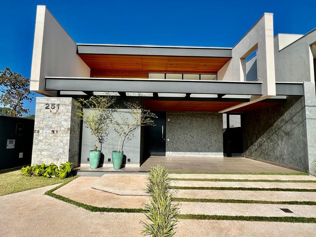 Casa Térrea no Condomínio Residencial Shalon, 195 m² com 3 suítes.