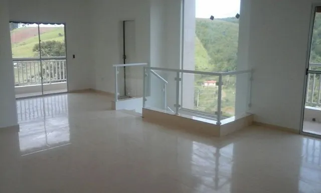 Casa de rua - / Residencial / Centro