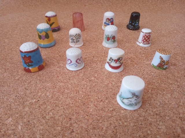 Dedal Antigo De Porcelana - Foto 4