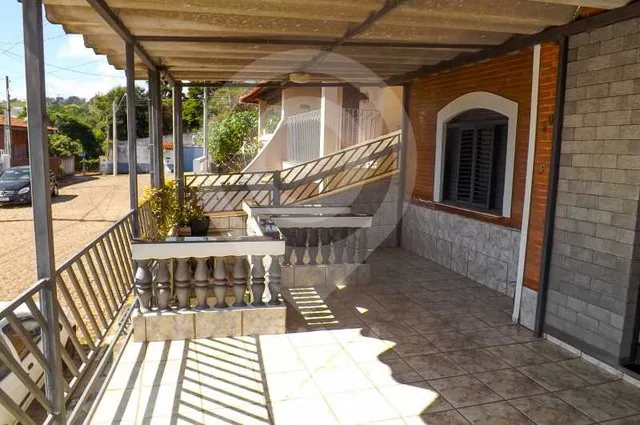 Casa de rua - / Residencial / Centro