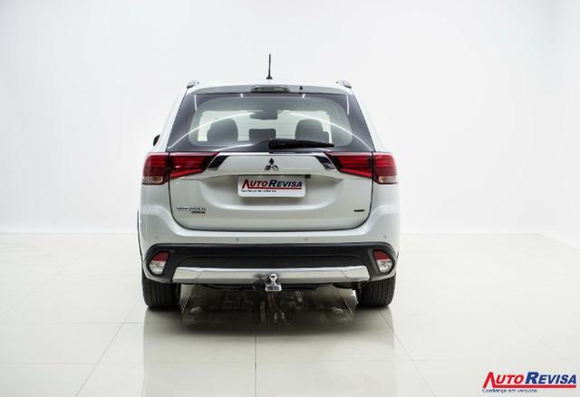 Mitsubishi Outlander 2.2 / 4x4 - Diesel - 2016 - Foto 9