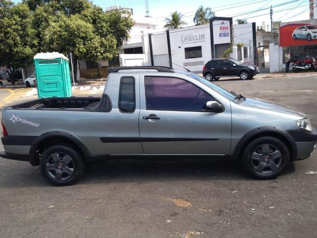 Strda Adventure 2005. 1.8. GM 8 V Flex completa - vidro , pneus novos