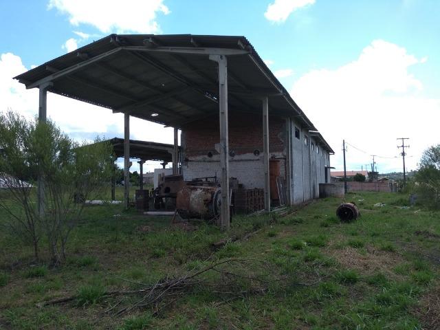 REF 2418 - Área com 24.177 m², sendo 11.000 m² de área limpa e plana. 2 barracões - Foto 6