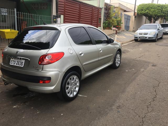 Peugeot 207 aut 1.4 completão - Foto 4