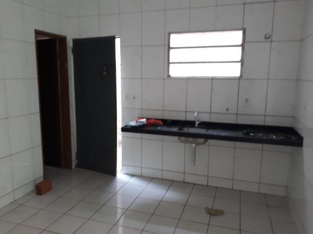 Vende-se ótima casa no bairro DNER, 3 quartos, 3 banheiros. ótimo preço 200 mil - Foto 6