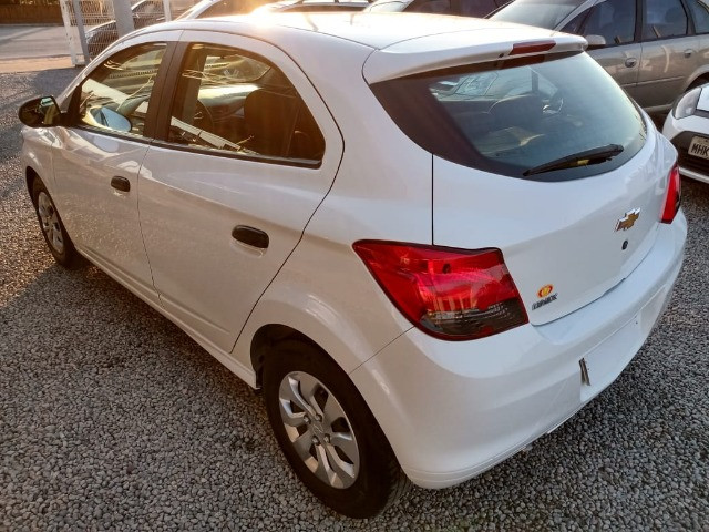 Chevrolet Onix - Foto 4