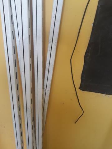 Vendo prateleiras para mercado velha mas que ainda dão para aproveitar algumas - Foto 3