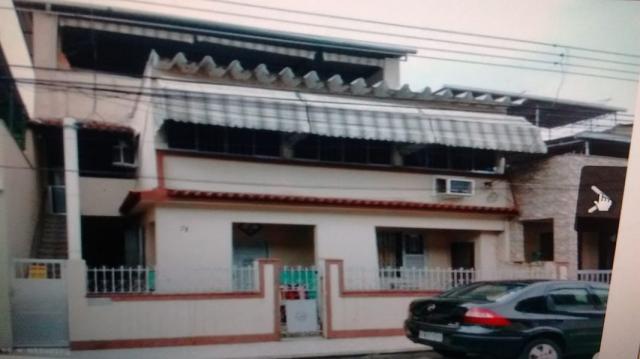Ótima casa tipo apartamento no segundo andar em vista alegre -venda