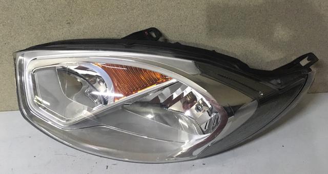 Farol Ford Fiesta - Foto 4