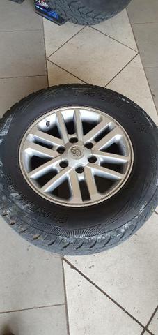 Rodas para Toyota com pneus , 70%