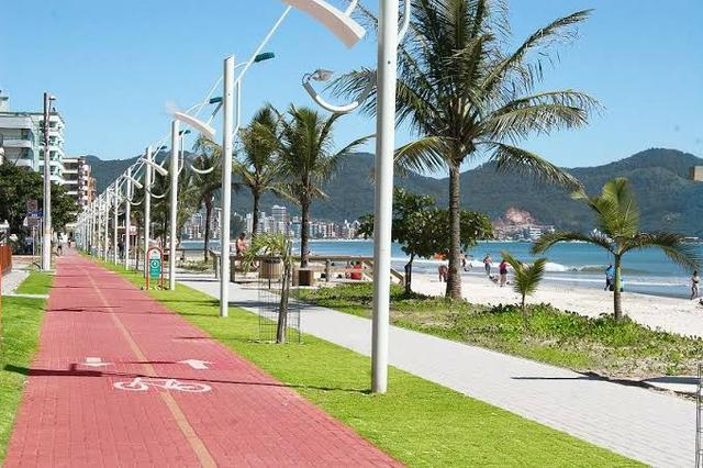 Apto em Itapema de 2 quartos com ar, 30 m do mar. garagem. 300 a diaria - Foto 16