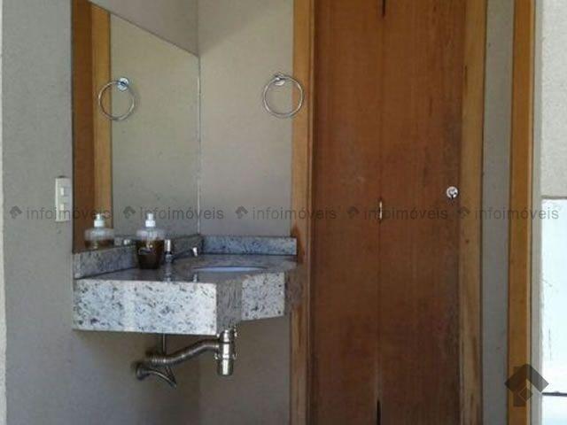 Excelente casa - 01 suite 02 quartos - completa com armários - Foto 10
