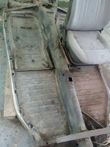 Estrutura de fusca com tesoura traseira
