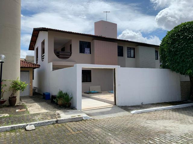 Casa em condomínio na Maraponga