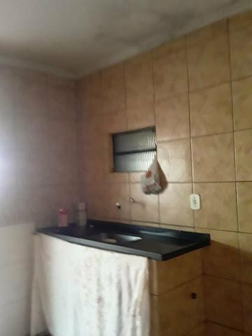 Kit net, 3 cômodos, proximo ao terminal das bandeiras - Foto 5