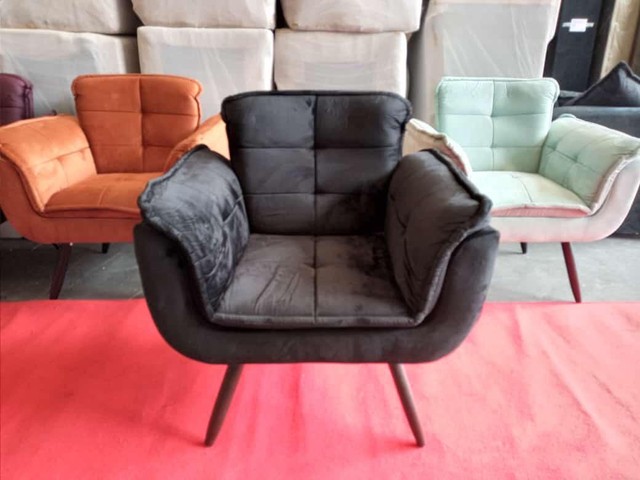 POLTRONAS VELUDO COM PILOW TOP ALTO PADRÃO 