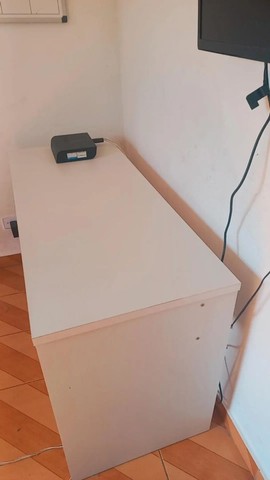 Mesa de computador em ótimo estado 