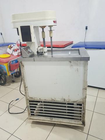 Máquina de de fazer sorvete (de massa) e picoleteira