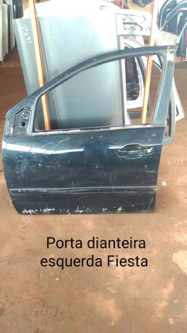Porta dianteira esquerda fiesta