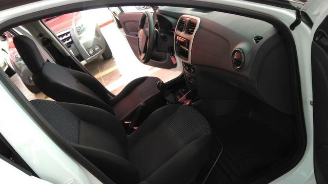 Renault Sandero Authentique 1.0 12V (Flex) 2018 - Foto 11