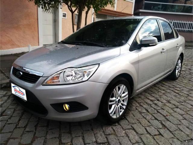 FORD FOCUS SEDAN 12 IMPECÁVEL