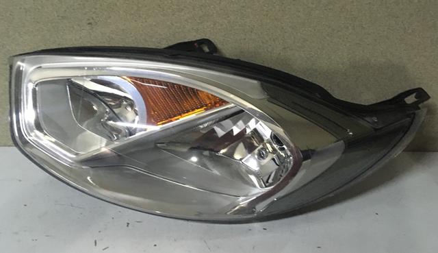 Farol Ford Fiesta - Foto 3