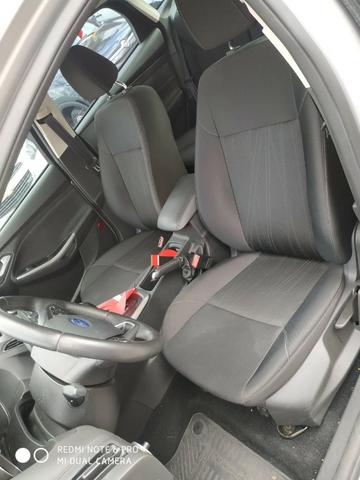 Ford Focus Sedan - Foto 11