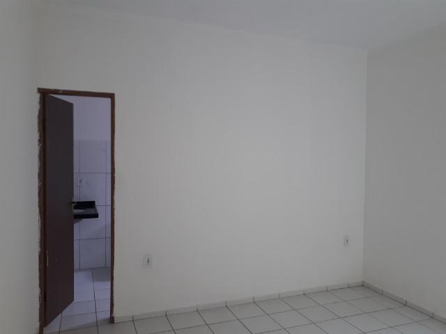 Vende-se ótima casa no bairro DNER, 3 quartos, 3 banheiros. ótimo preço 200 mil - Foto 12