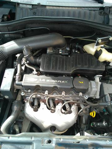 Corsa sedan 1.4 2009 - Foto 9