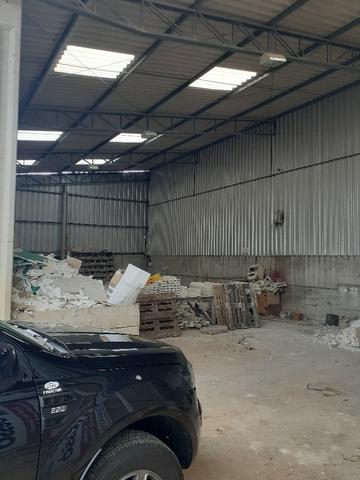 Alugo Barracões (podendo alugar separado) com escritório - Industrial Alfredo Gelisnki - Foto 4
