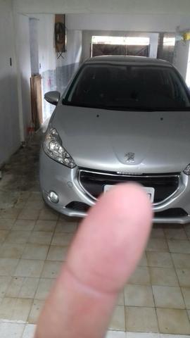Peugeot 208 muito novo