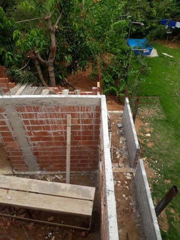 Vende-se casa com terreno grande - Foto 3