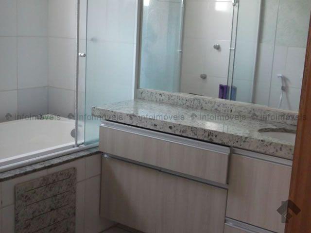 Excelente casa - 01 suite 02 quartos - completa com armários - Foto 18