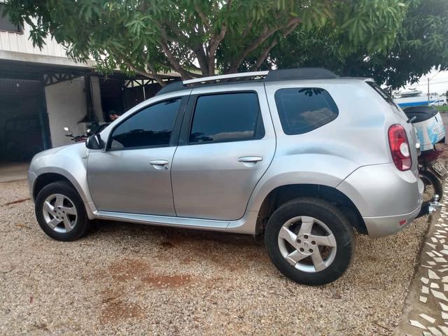 Vendo linda Duster ano 2014 motor 1.6 - Foto 11