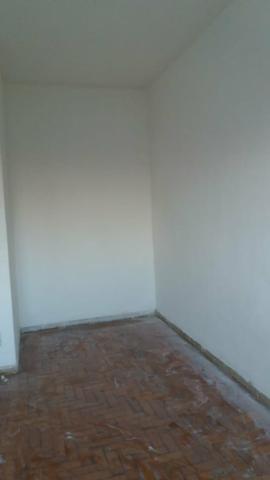 Aluga se um apartamento VILA BARLETA