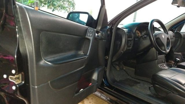 Vendo Astra Hatch 2.0 Completo Ar Direção Super Conservado! - Foto 5