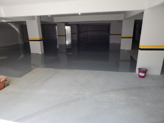 Pintura com resina epóxi para piso
