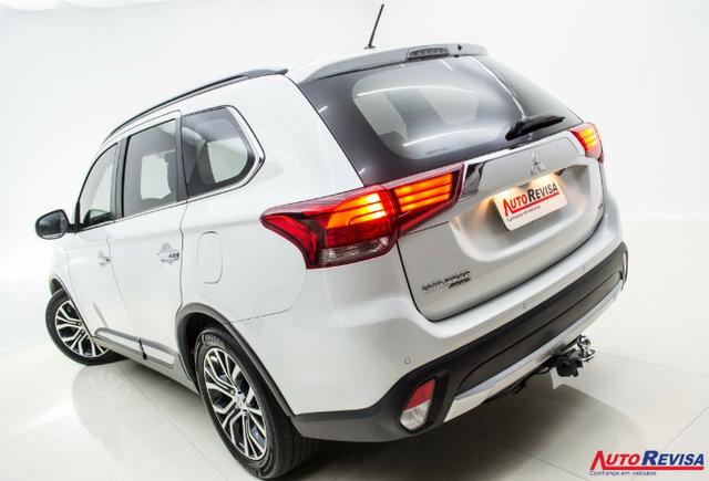 Mitsubishi Outlander 2.2 / 4x4 - Diesel - 2016 - Foto 2