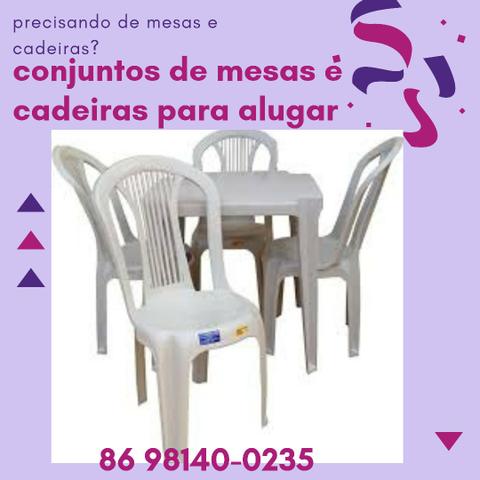 Cadeiras e mesas