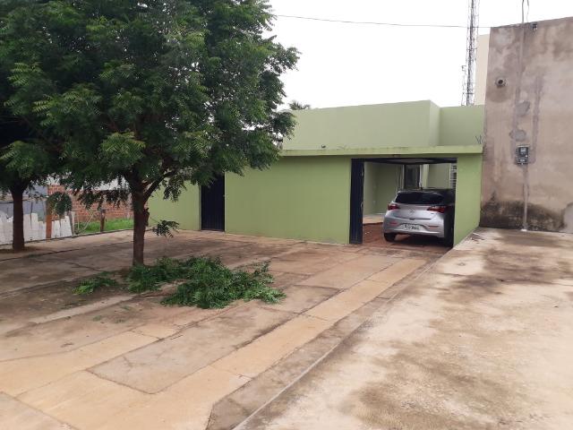 Vende-se ótima casa no bairro DNER, 3 quartos, 3 banheiros. ótimo preço 200 mil