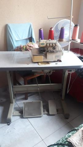 Máquina de Costurar