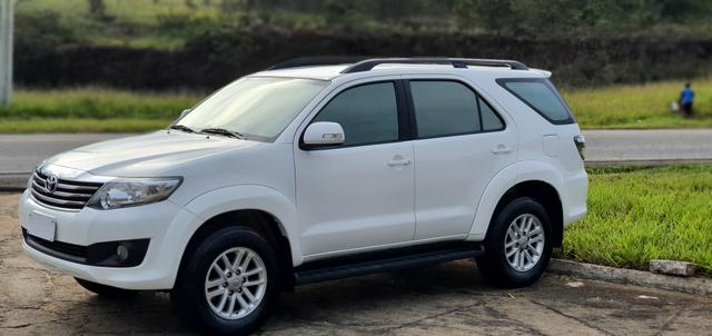 Oportunidade única veículo para pessoas exigentes hilux sw4 ano 2015 impecável